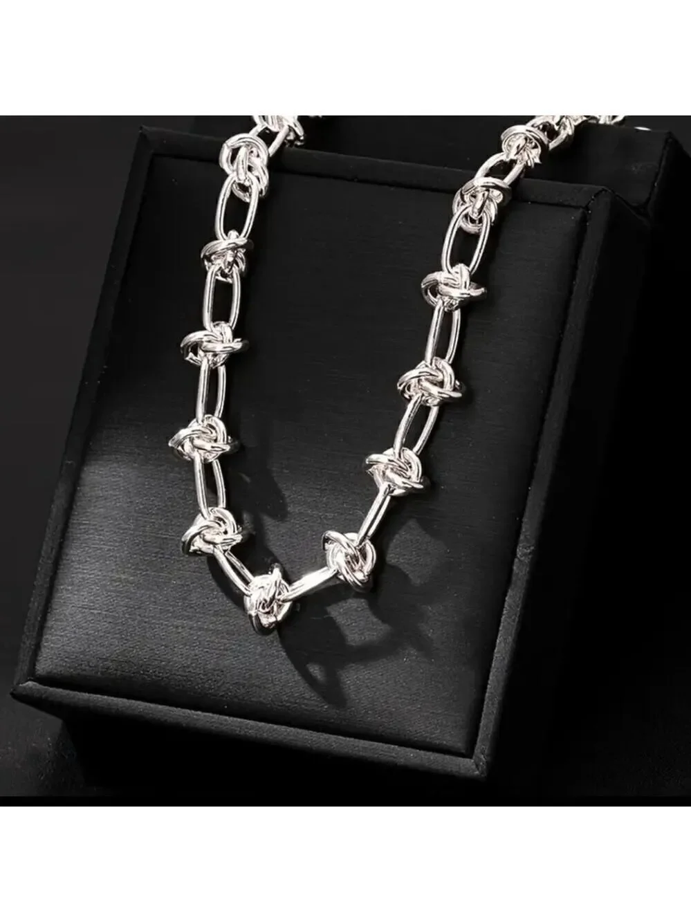 Knot Style Silvery Choker Necklace Y2K Inspired Thick Chain